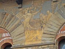 Decorazione pittorica sulla facciata del palazzo della Pubblica Assistenza