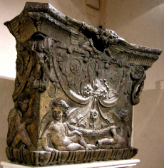 Capitello del pulpito esterno del Duomo di Prato